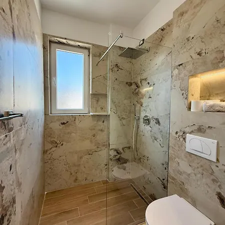 Gent's Luxury *
