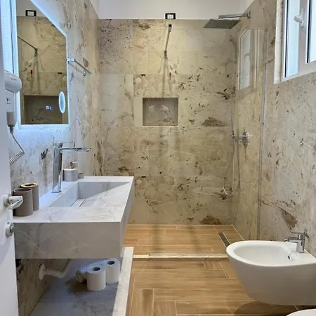 Gent's Luxury